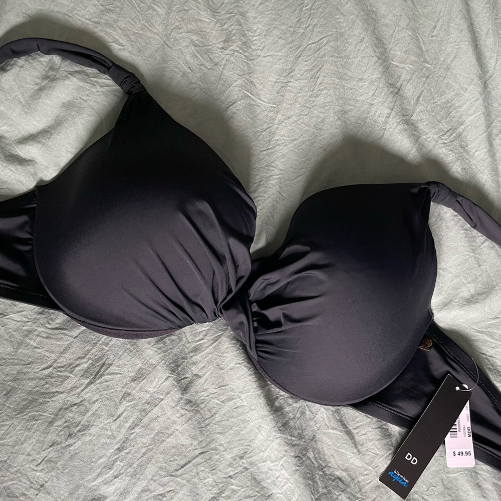 NWT La Vie En Rose Bikini Top